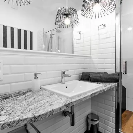 Greenview Centre Ogrodowa ω Invoice Fv アパート ワルシャワ